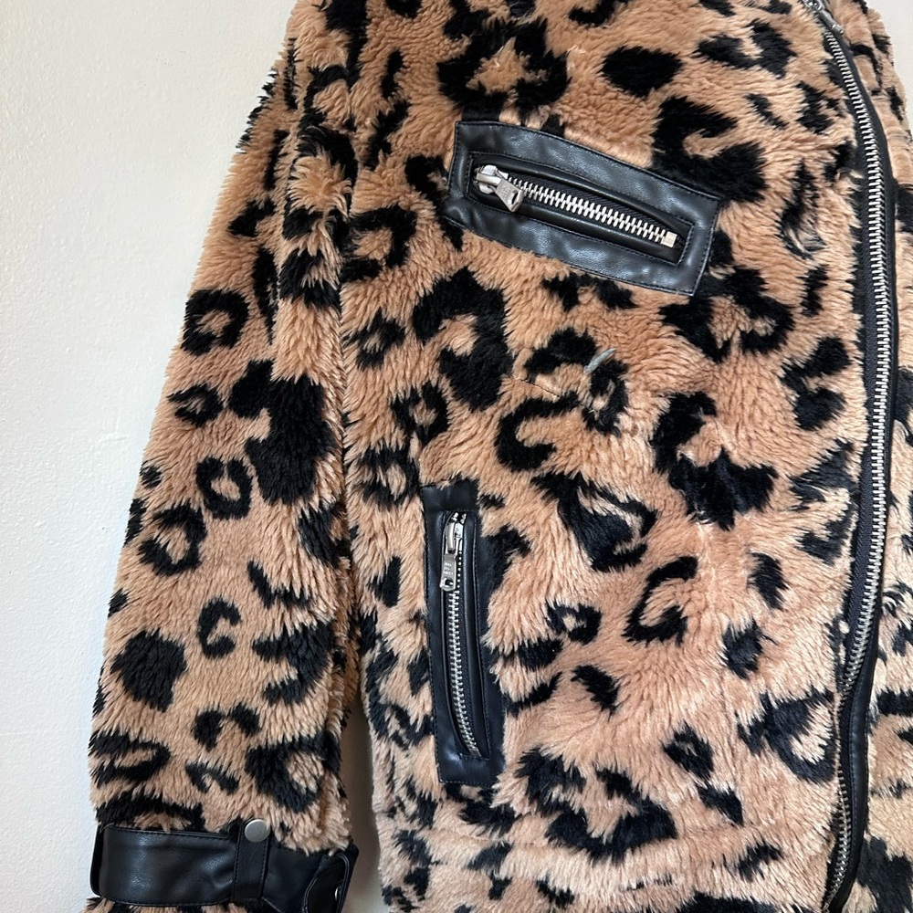 Faux Fur Teddy Biker Jacket

Avec Les Filles - Picture 11 of 16